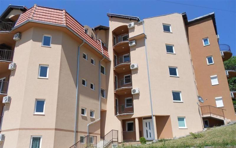 Апартаменти Ema Lux - Zgrada Panorama Сокобаня Екстер'єр фото